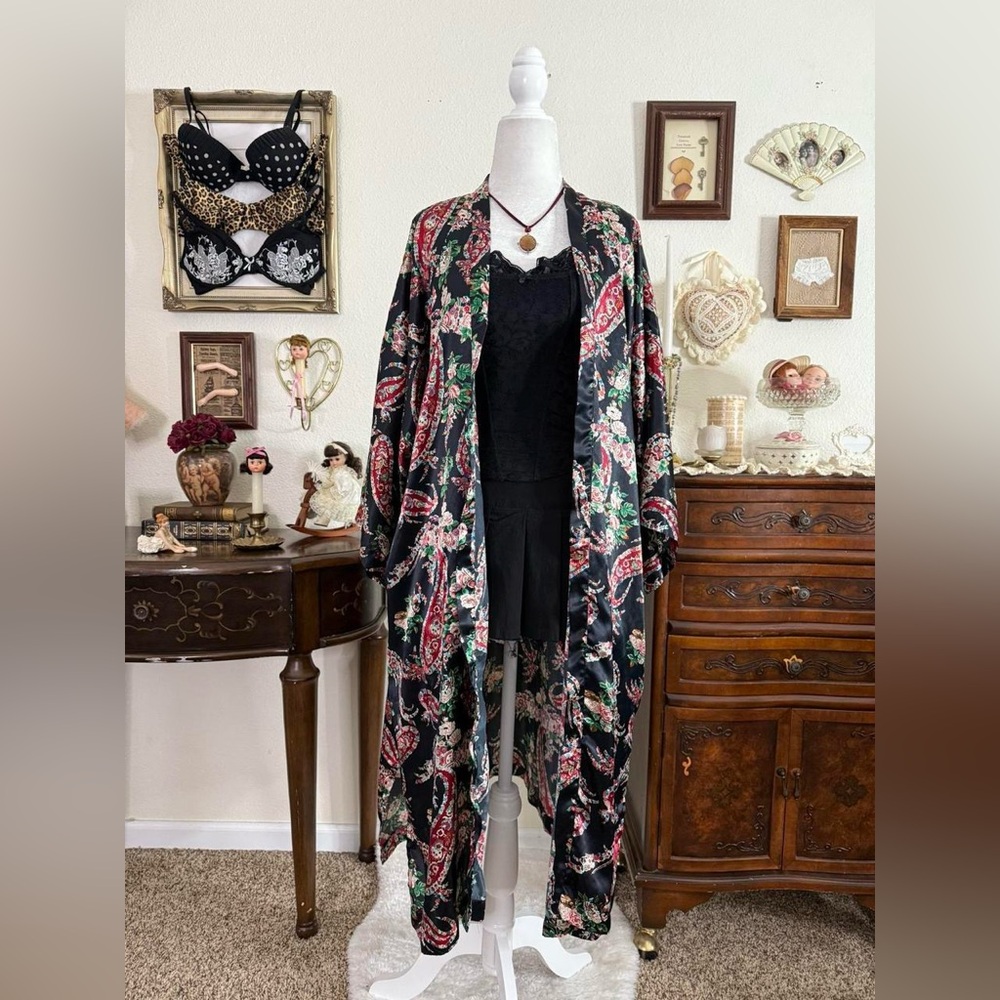 80's vintage Victoria's Secret Gold label floral whimsigoth paisley satin robe